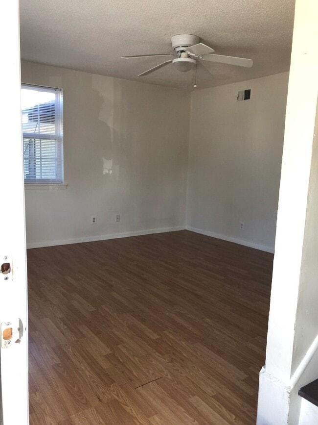 Foto del edificio - Apartment For Rent