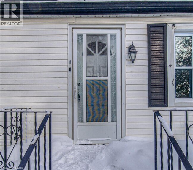 Building Photo - 256 Limerick Ln