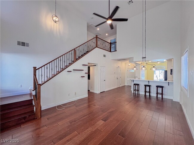 Building Photo - 541 Sierra Morena St