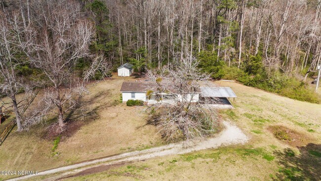 Building Photo - 216 E Camp Kiro Rd