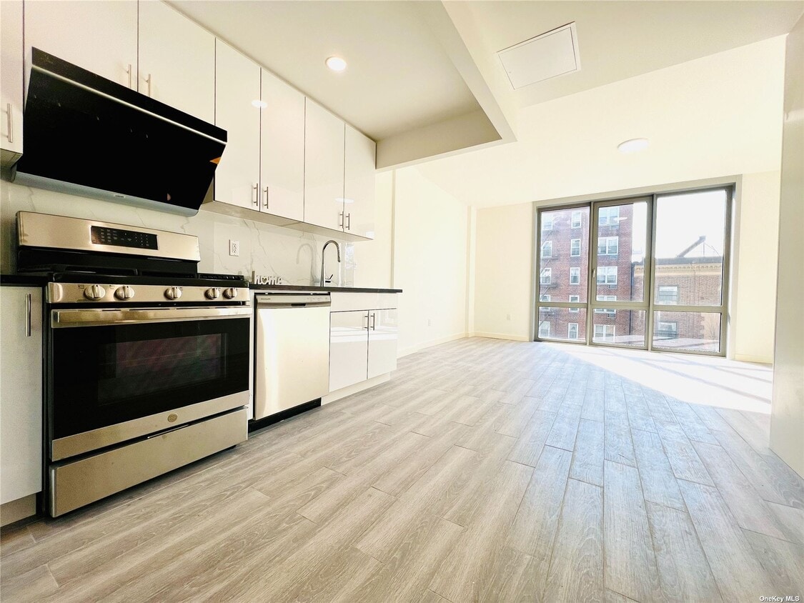 Primary Photo - 144-27 Sanford Ave