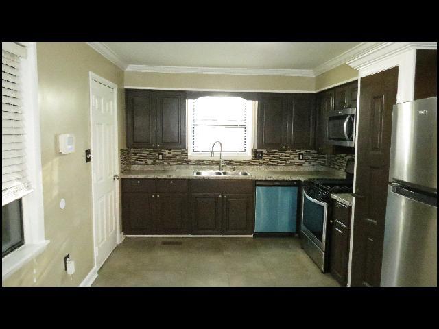 Foto del edificio - 13 Point O Woods Dr