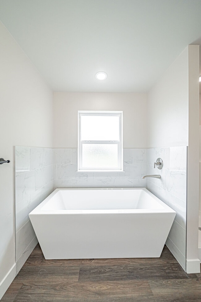 Building Photo - 1382 Pinecrest Trl
