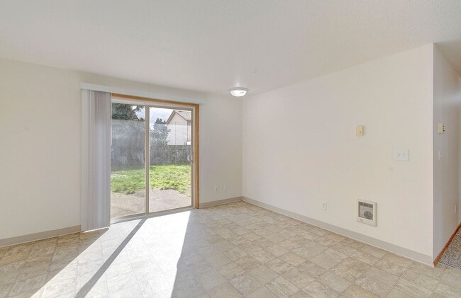 Building Photo - 3bd 2ba Single Level Home in Mountain View...