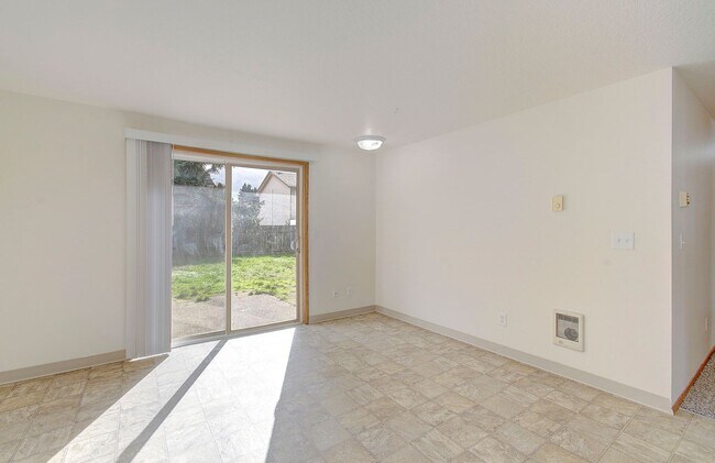 Foto del edificio - 3bd 2ba Single Level Home in Mountain View...