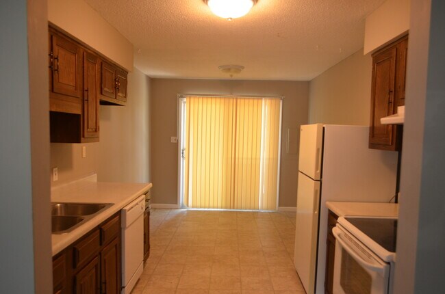 Foto del edificio - 229-231 Maple Grove Way