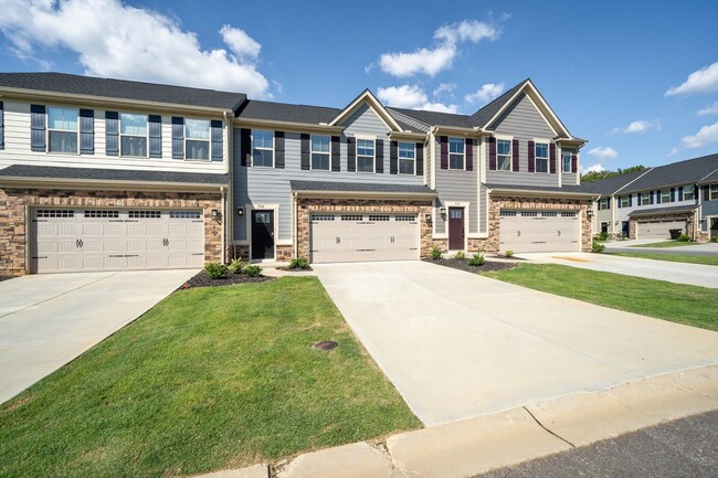 Foto del edificio - Newly Constructed 3 Bed/2.5 Bath Townhome ...