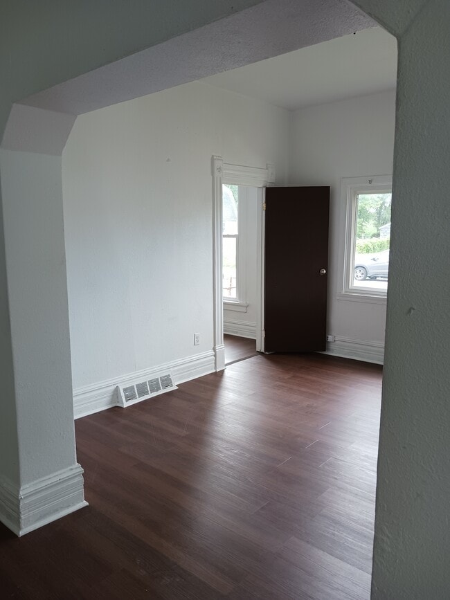 Building Photo - 1624 N Michigan St