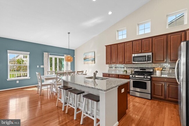 Building Photo - 29726 Vincent Village Dr