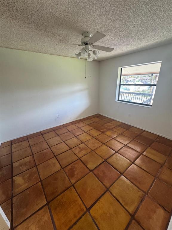 Foto del edificio - 6031 Shakerwood Cir