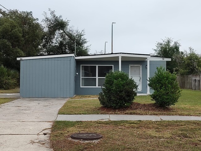 Building Photo - 10649 Briarcliff Rd E