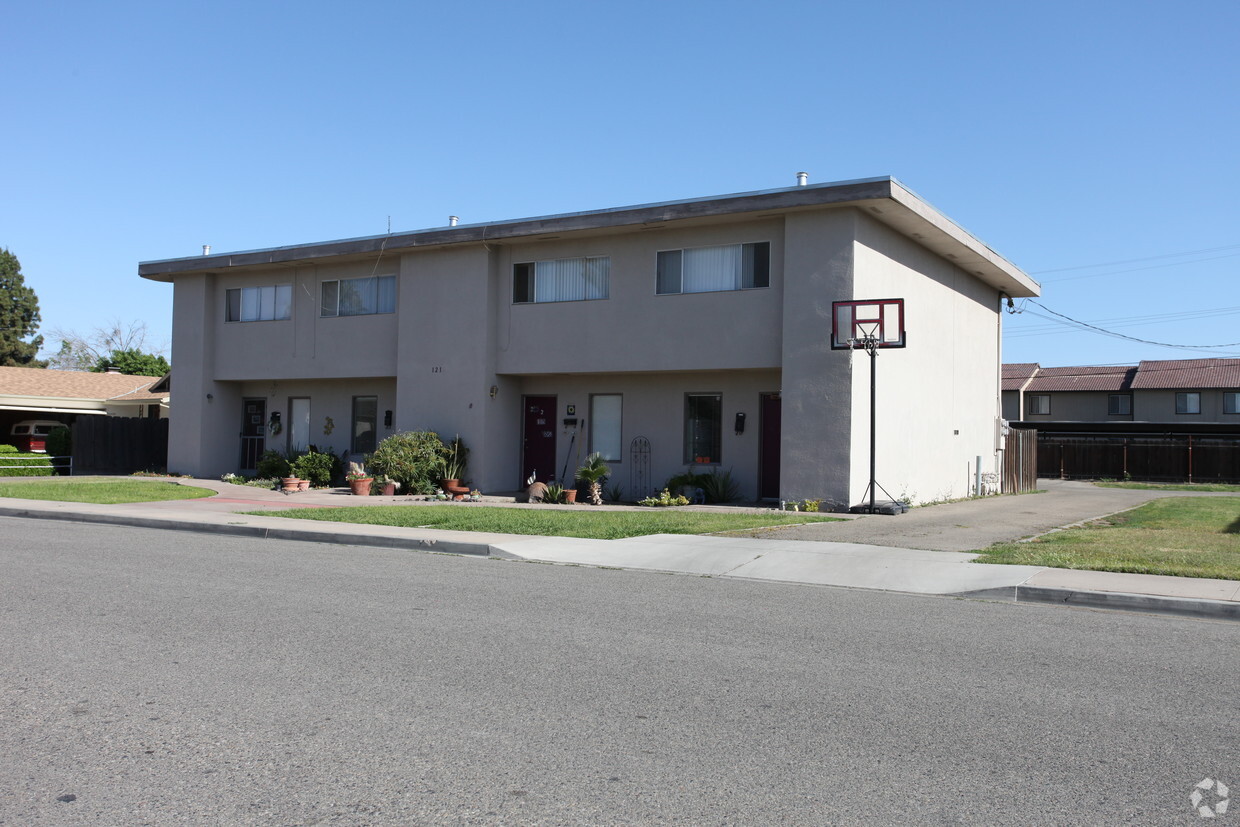 Primary Photo - 1210 Cypress Ln