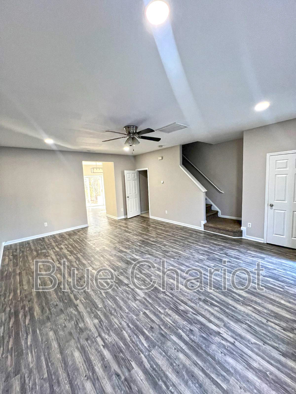 Building Photo - 424 Alero Rd