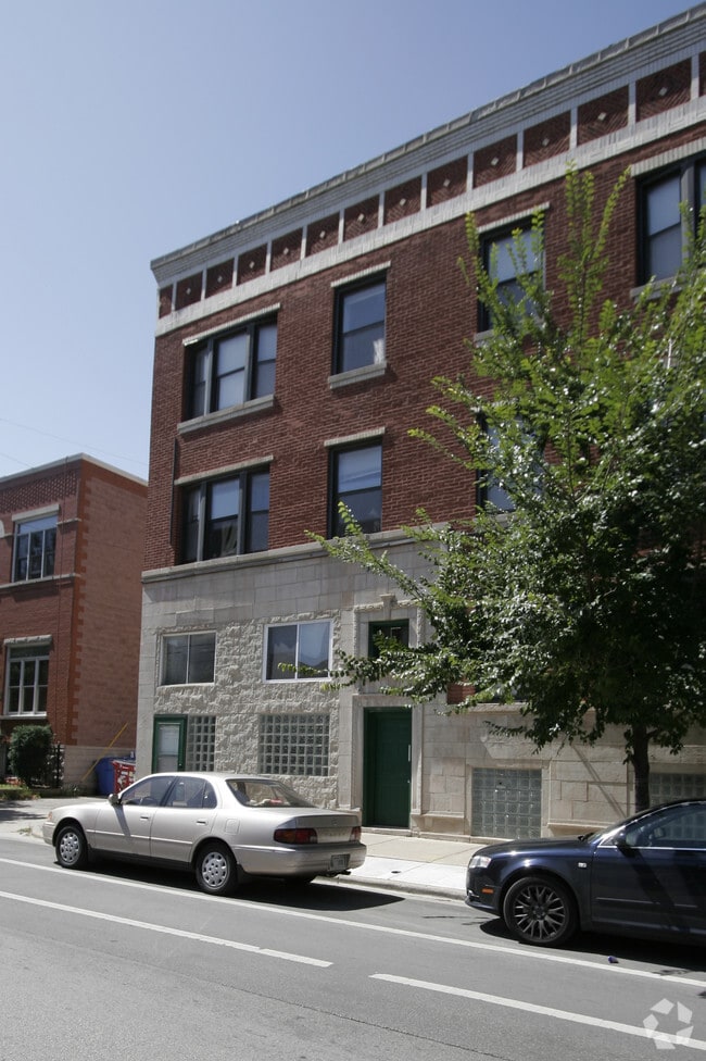 Building Photo - 1314-1328 N Damen Ave
