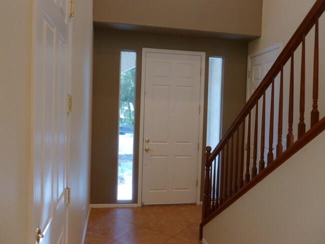 Building Photo - 5717 Leonidas St