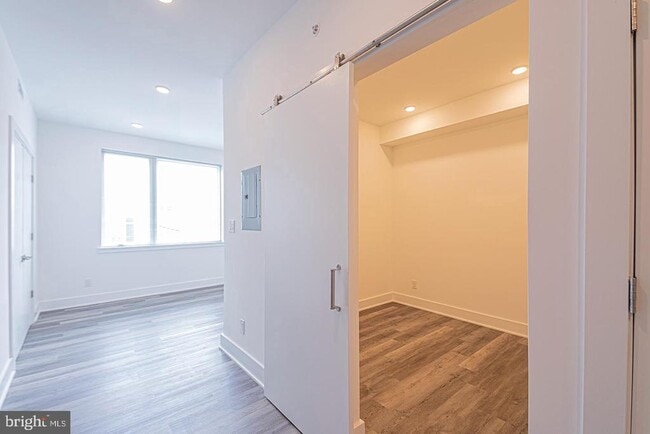 Building Photo - 1245 Ridge Ave