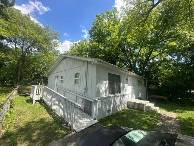 Foto del edificio - 533 Branham Ave SW