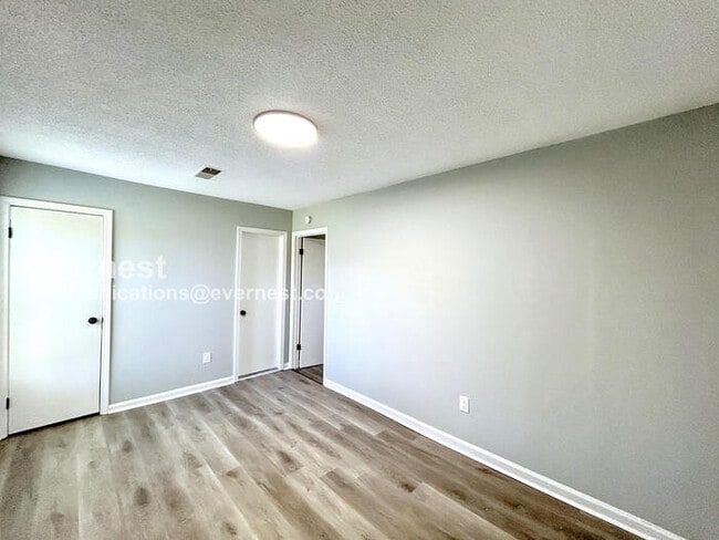 Building Photo - 5014 Shubert Cove