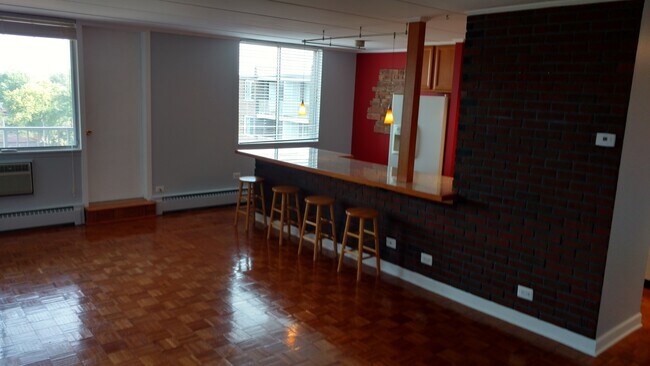 Foto del edificio - 225 S Rohlwing Rd