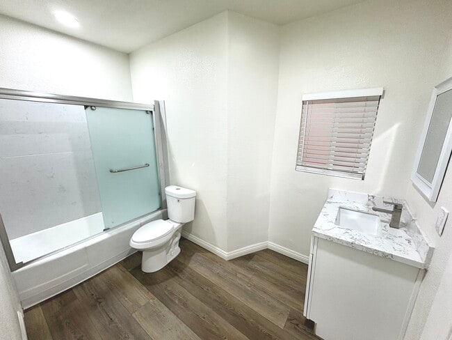 Building Photo - 106 S Pacific Ave