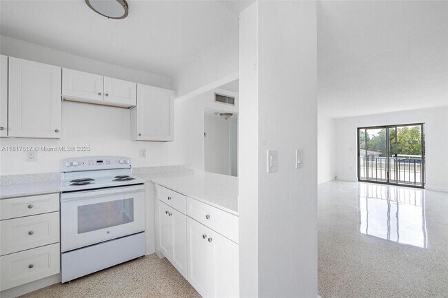 Foto del edificio - 405 W 11th St