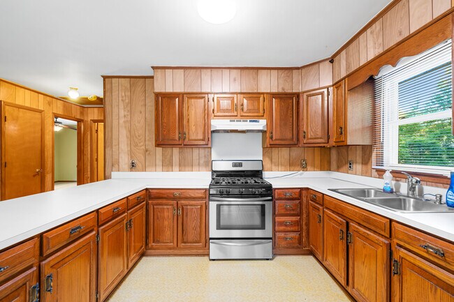 Building Photo - 612 White Oak