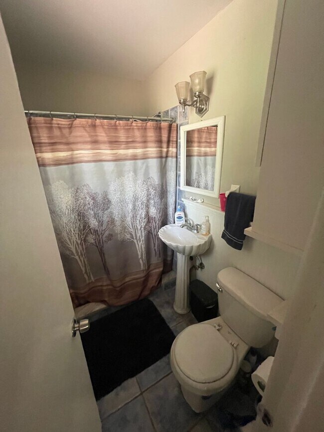 Foto del edificio - 1116 Pinecrest Dr