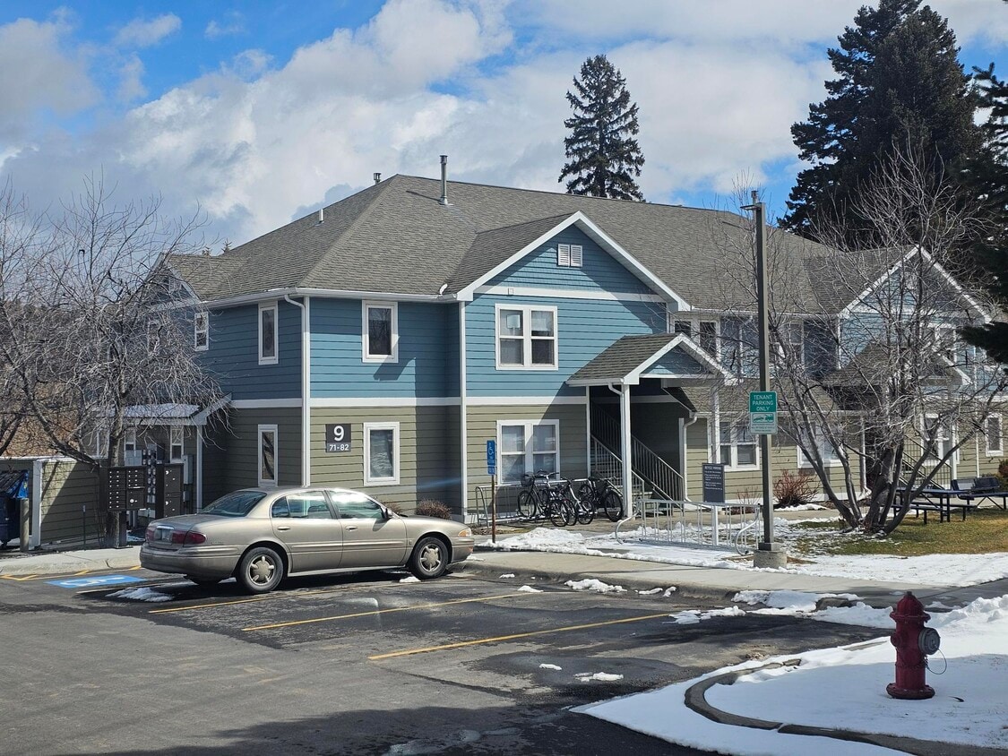 Primary Photo - Comstock Apartments