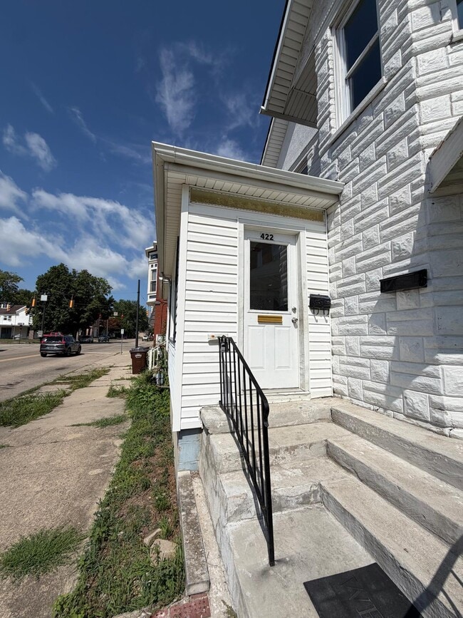 Building Photo - 422 High St