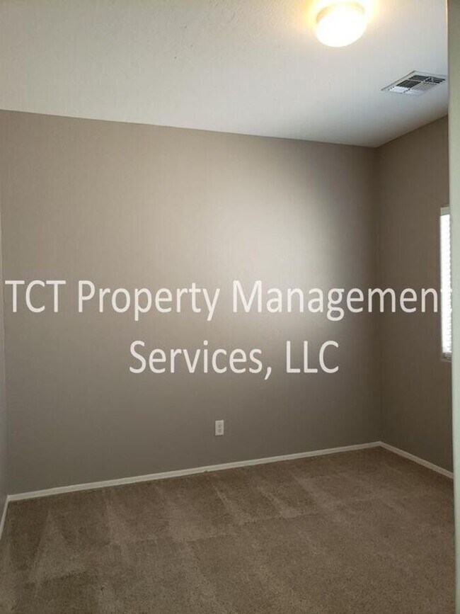 Low Maintenance and Move In Ready in Coolidge House Rental in