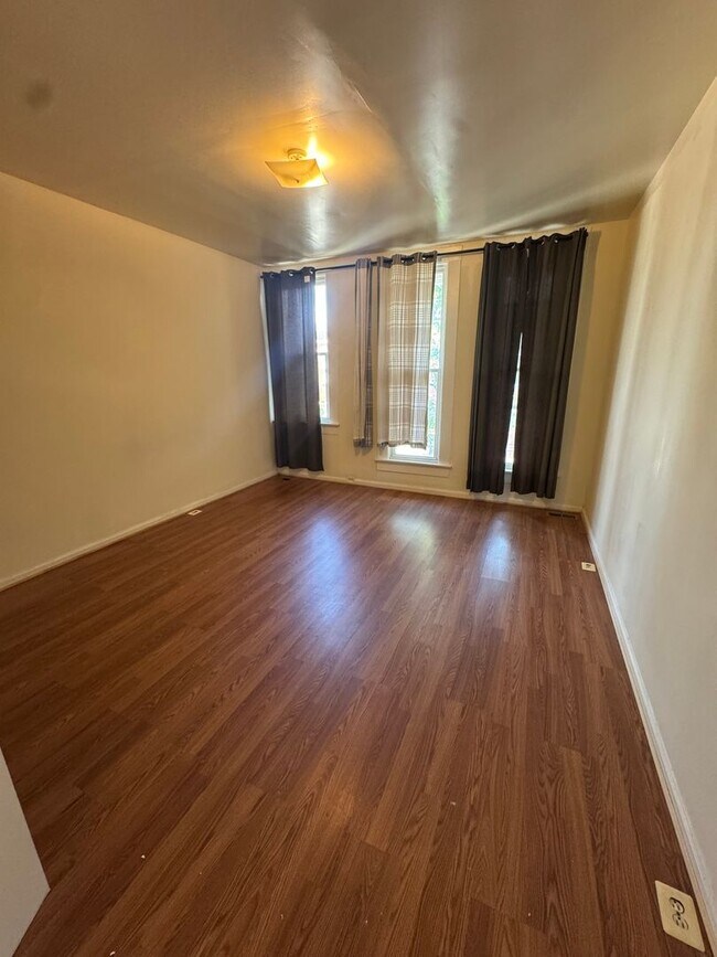 Foto del edificio - 2304 Ruskin Ave