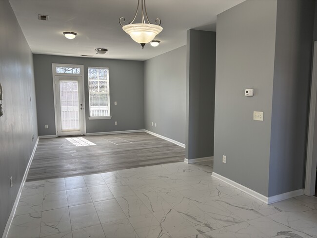Building Photo - 1634 Walnut View Dr