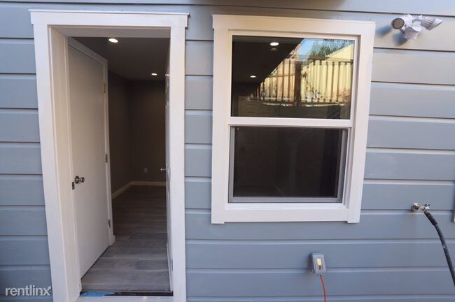 Building Photo - 1 br, 1 bath House - 554 Campbell Avenue