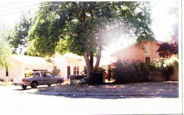 Foto del edificio - 65-67 Ursuline Rd