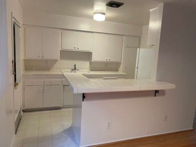 Building Photo - 3645 Midvale Ave