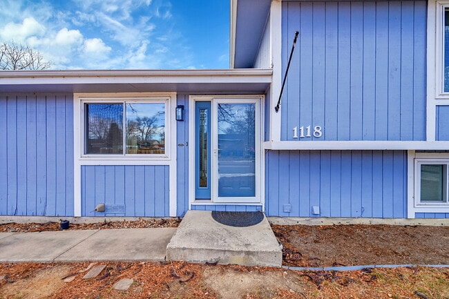 Foto del edificio - $2,195 - 3 Bed, 2 Bath Home in Loveland with Central AC and Fenced in Yard!