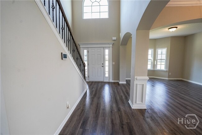 Building Photo - 272 Sawmill Rd