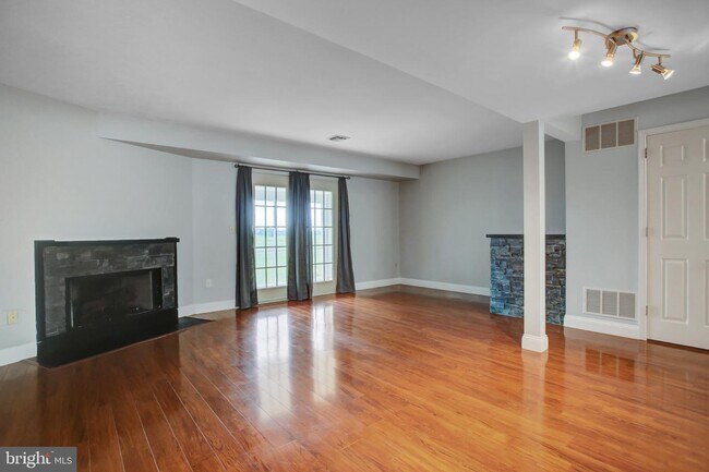 Building Photo - 2132 Wexford Rd