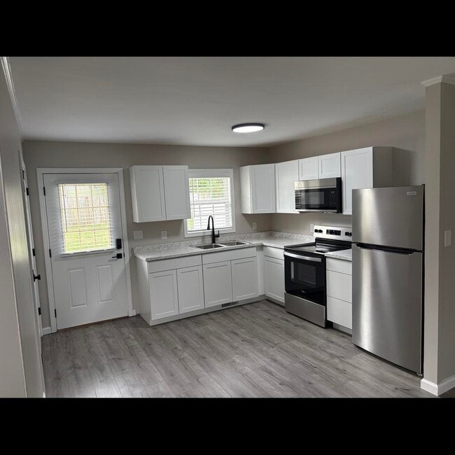 Foto del edificio - 5508 Wrenn Dr