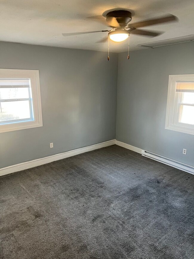 Building Photo - 618 S 14th St