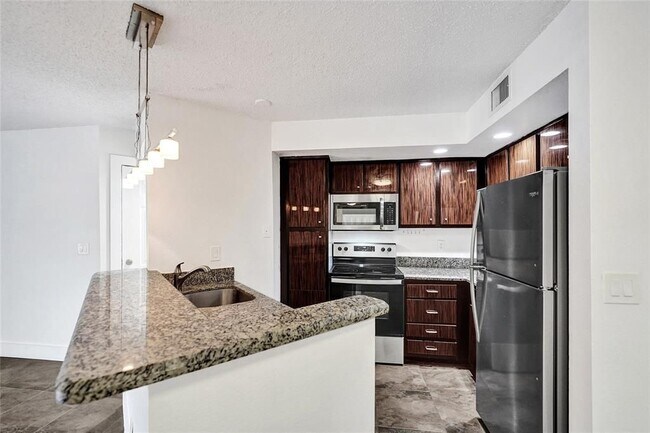 Building Photo - 457 Vista Isles Dr