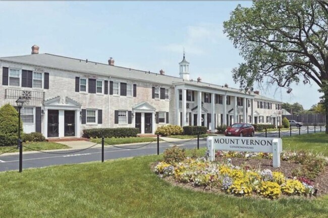 Building Photo - 509 N Hamilton St