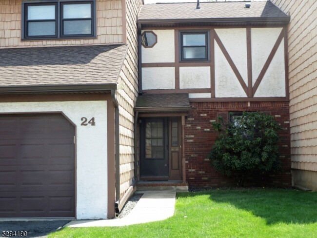 Building Photo - 24 Chesterfield Way