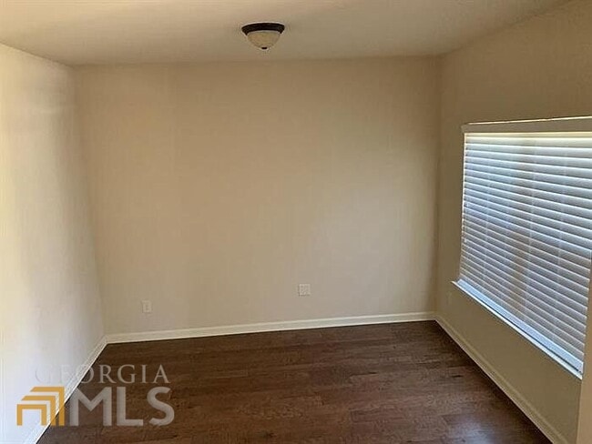 Building Photo - 155 Hickory Hills Dr