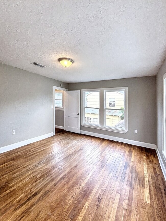 Foto del edificio - 3312 Illinois St