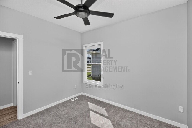 Foto del edificio - 6810 Bright St