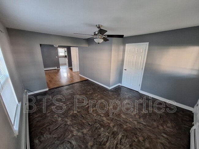 Foto del edificio - 114 S Cedar St