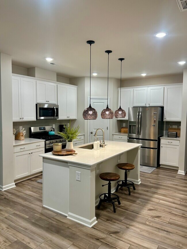 Building Photo - 208 Wakelon Dr