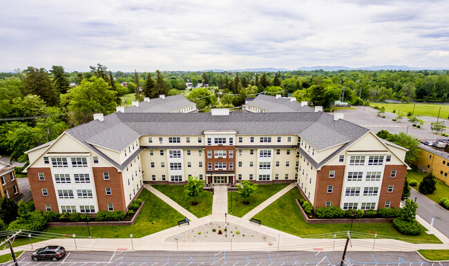 Building Photo - Broad Street Commons