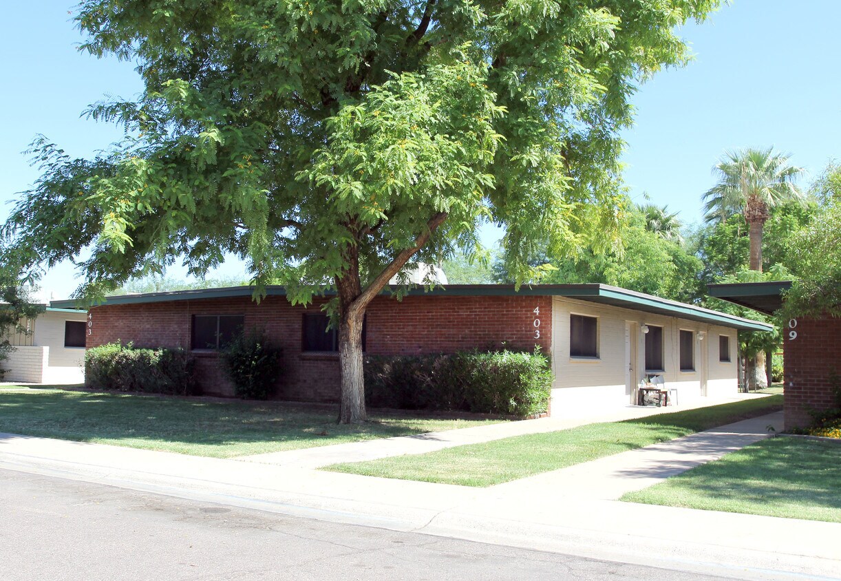 Primary Photo - 403-404 S Westfall
